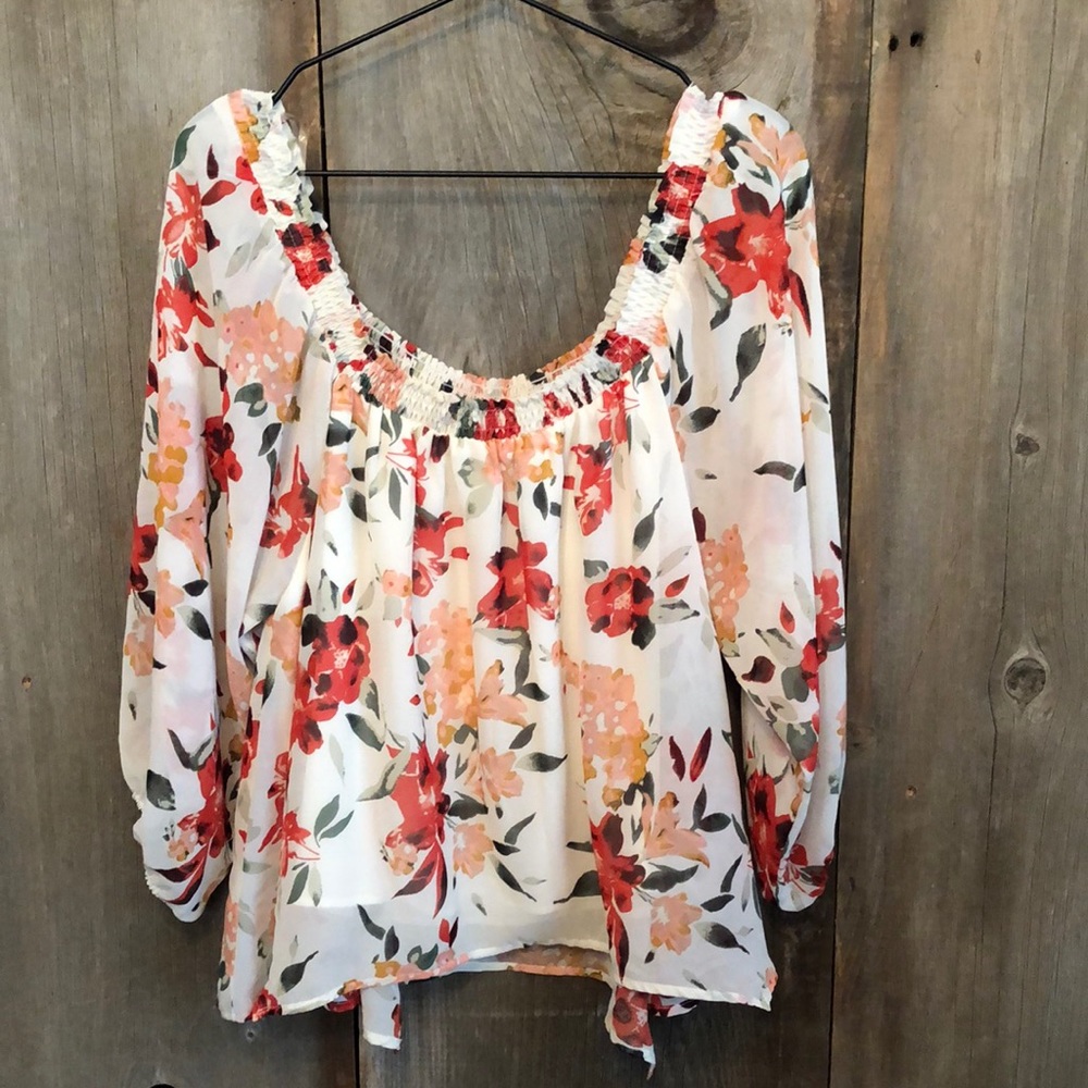 Gilli Floral Blouse in Cream Size Large Womenโs